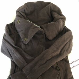 Lululemon High Collar sweatshirt